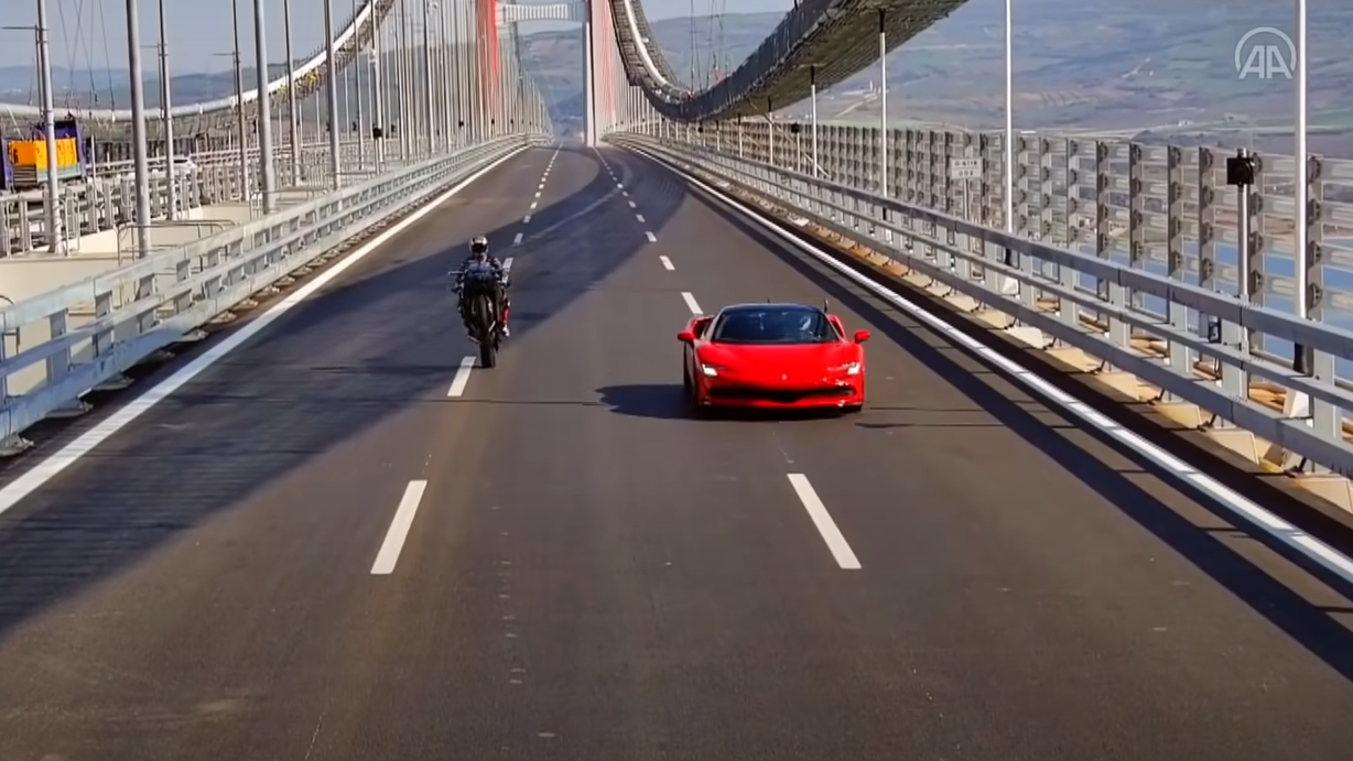 Kenan Sofuoglu and Toprak Razgatlioglu go head-to-head